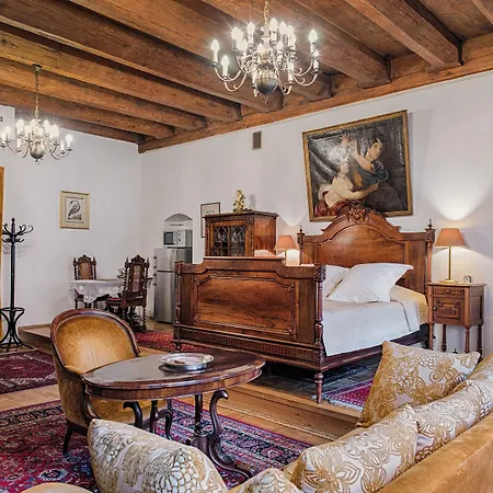 Orlowska Townhouse