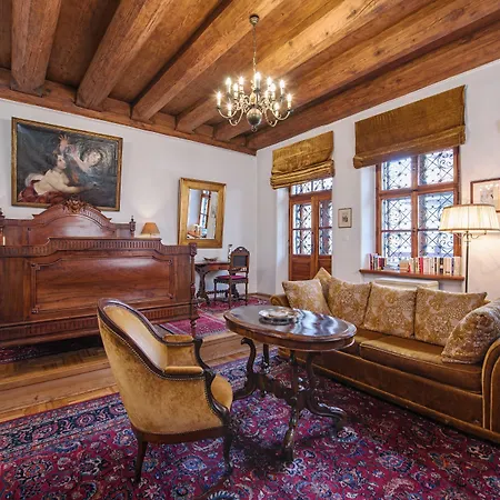 Orlowska Townhouse *