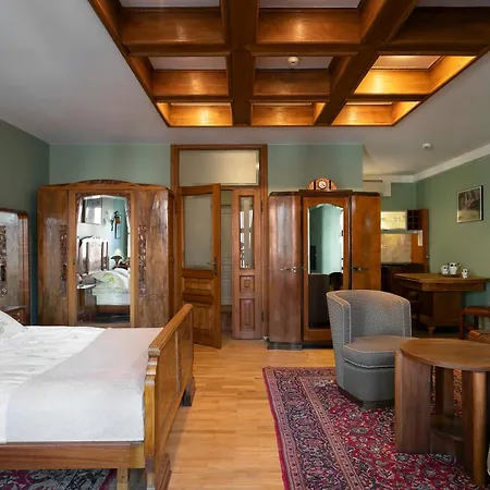 Orlowska Townhouse *